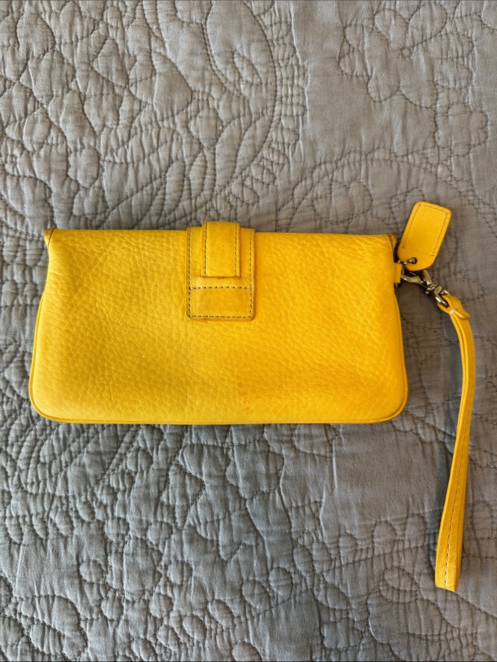 Gorgeous Coach Yellow Pebbled Leather Wristlet Clutch with Buckle - Picture 2 of 7